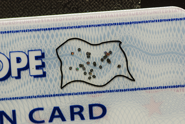 Secure ID documents use holographic dust to create unique biometric patterns